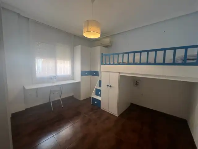 Bedroom of Flat for rent in Puertollano  with Air Conditioner, Heating and Parquet flooring