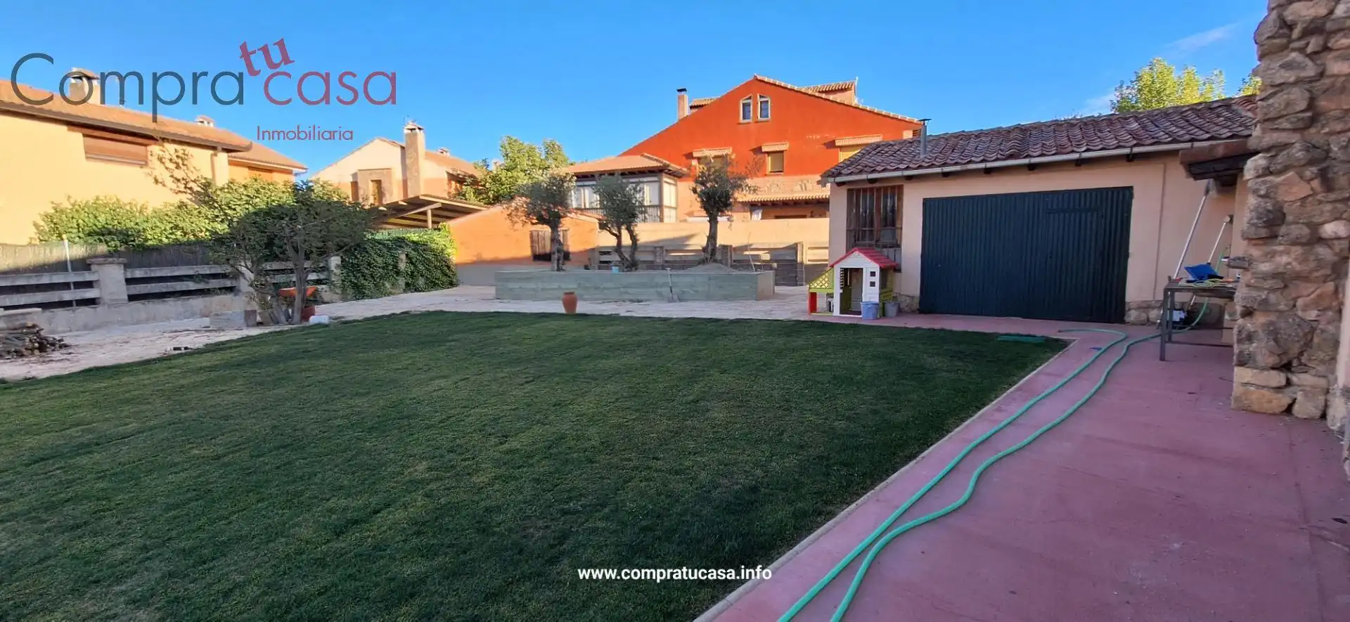 Jardí de Casa o xalet en venda en La Lastrilla  amb Calefacció, Jardí privat i Terrassa