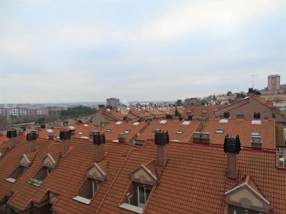 Vista exterior de Pis de lloguer en Valladolid amb Aire condicionat, Calefacció i Piscina comunitària