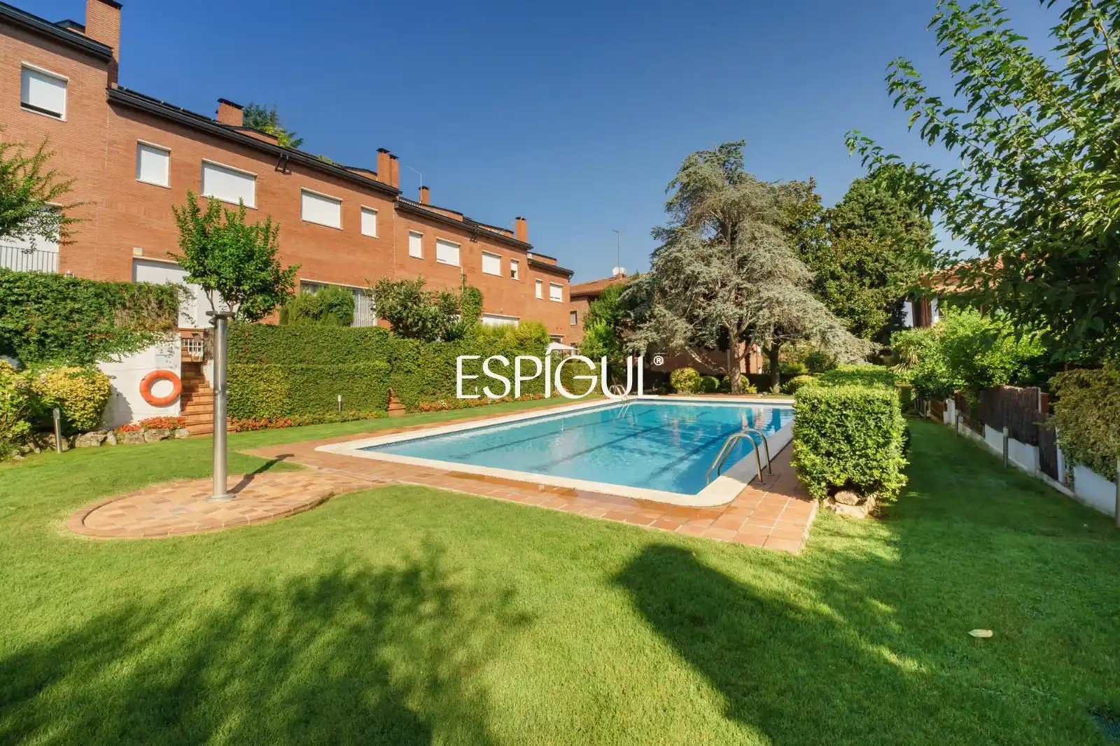 Piscina de Casa adosada en venta en Sant Cugat del Vallès con Aire acondicionado, Calefacción y Terraza