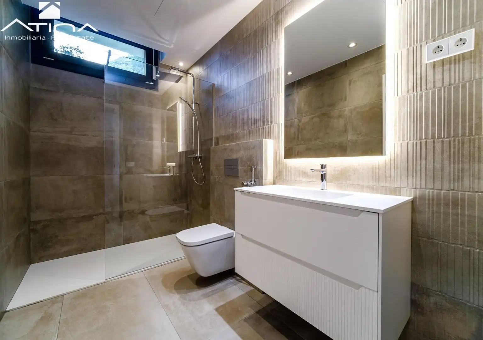 Bathroom of Houses for sale in Dénia  with Air Conditioner, Terrace and Storage room