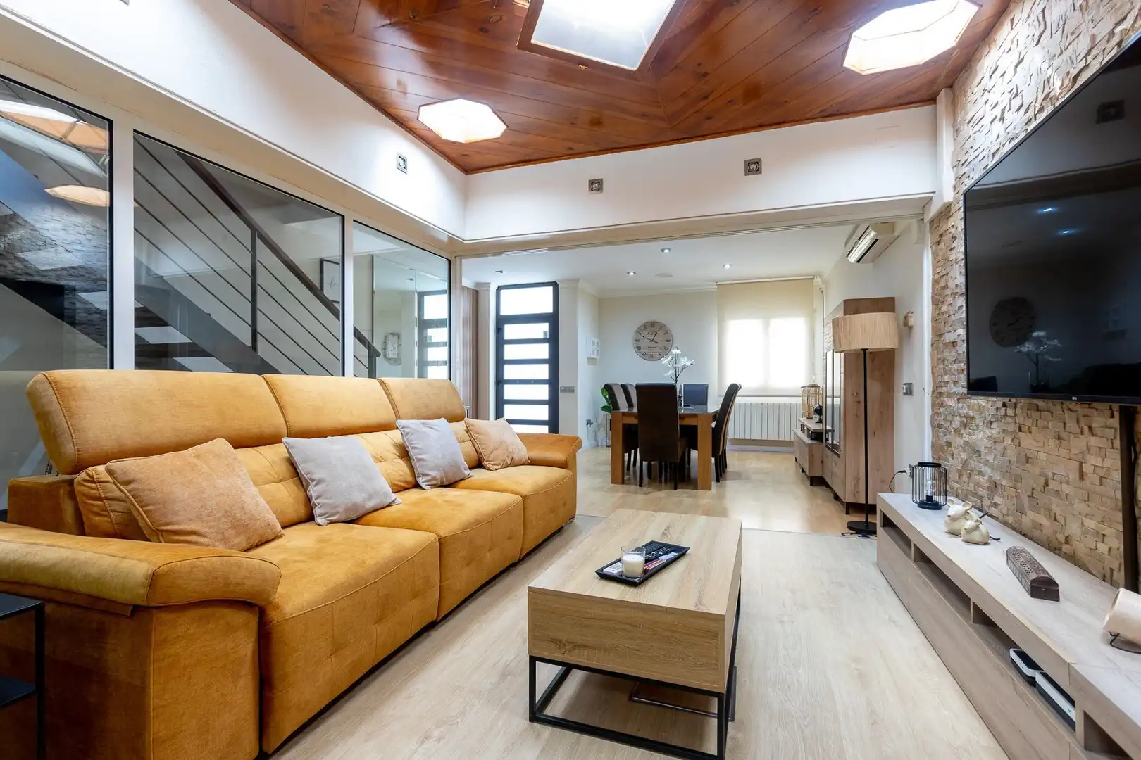 Wohnzimmer von Einfamilien-Reihenhaus zum Verkauf in Roses mit Klimaanlage, Heizung und Terrasse
