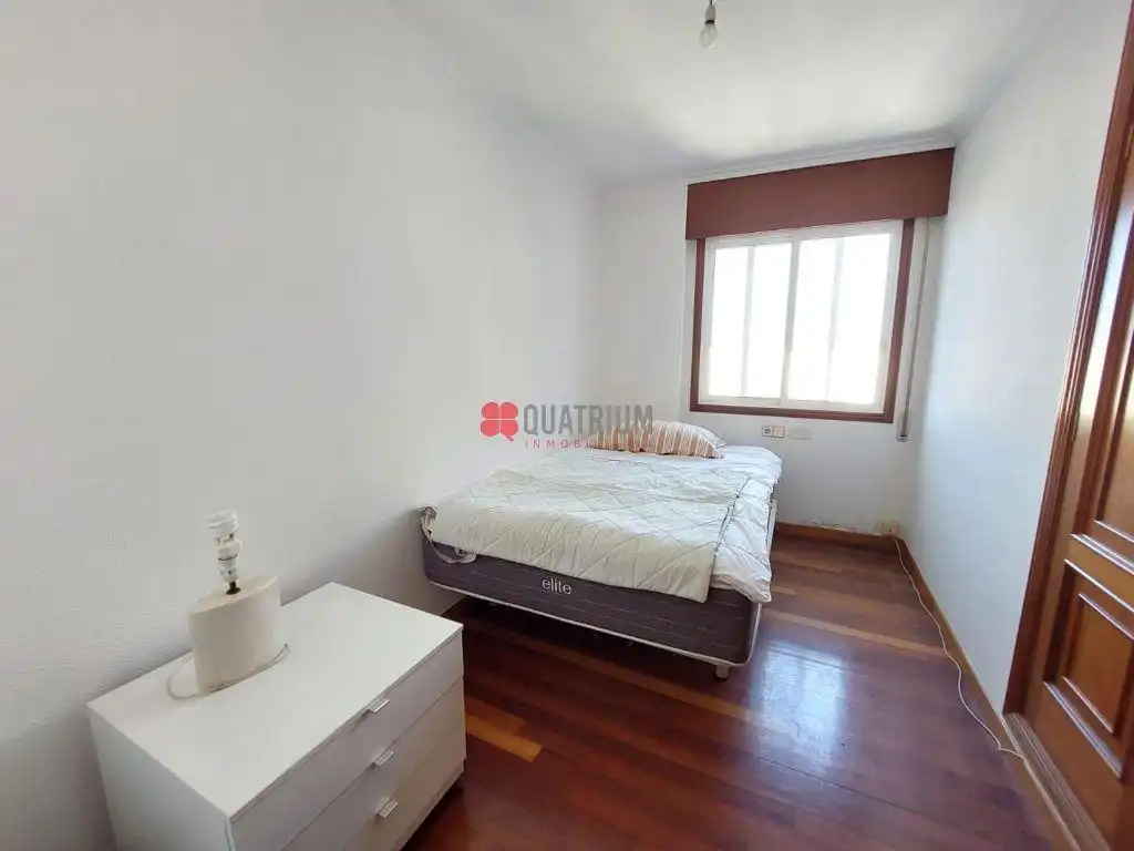 Habitación de Piso en venta en Santiago de Compostela  con Calefacción y Trastero