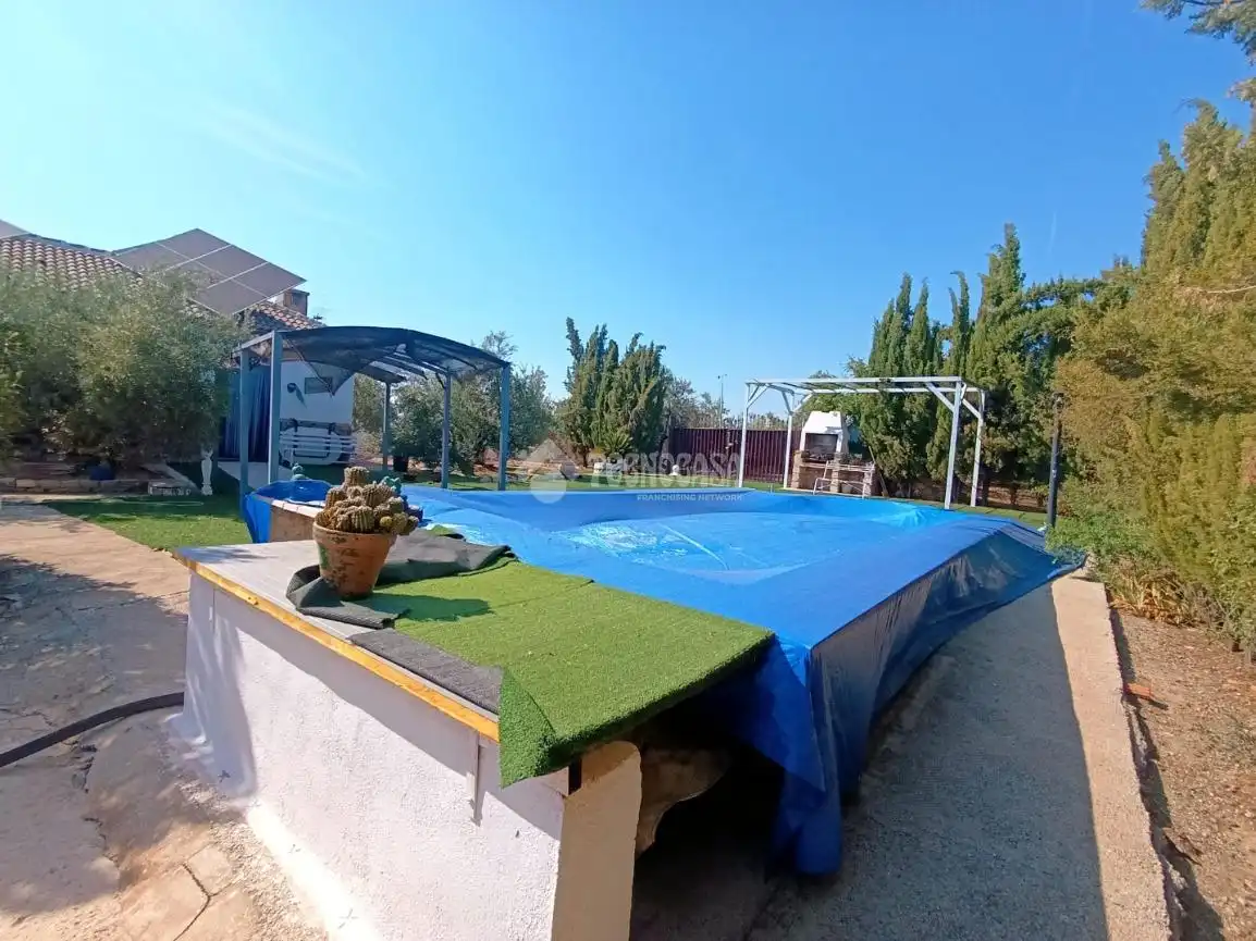 Piscina de Finca rústica en venta en Vilches