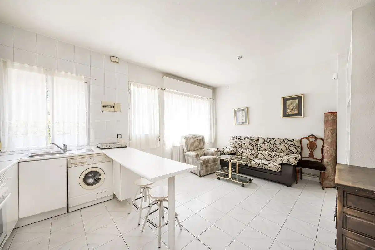 Sala d'estar de Casa o xalet en venda en Madrid amb Aire condicionat, Calefacció i Jardí privat