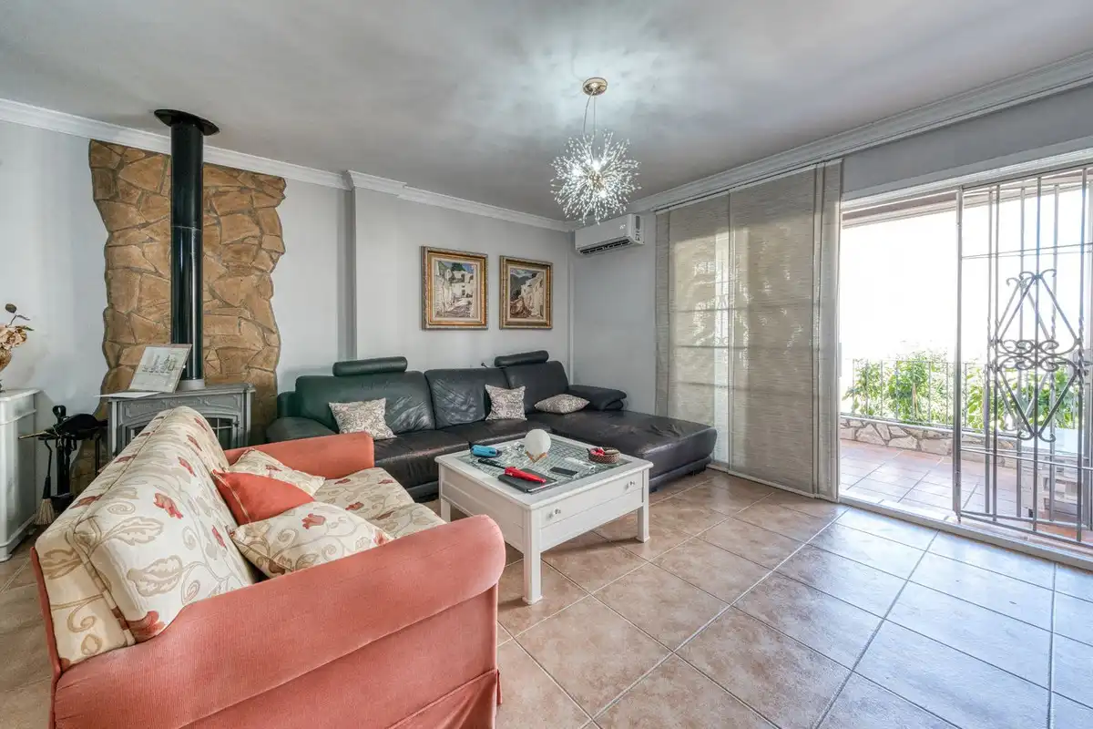 Living room of Detached homes for sale in Coín  with Air Conditioner, Private garden and Terrace