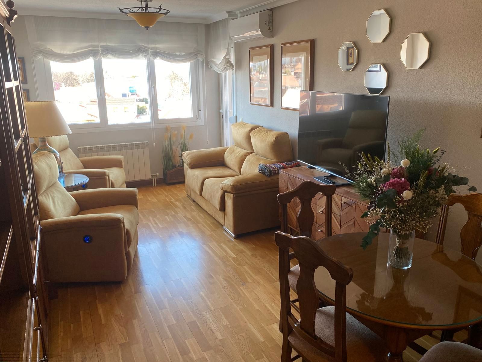 Living room of Flat for sale in Ciudad Real Capital  with Air Conditioner, Heating and Parquet flooring