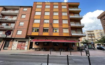 Vista exterior de Pis en venda en Ponferrada amb Terrassa