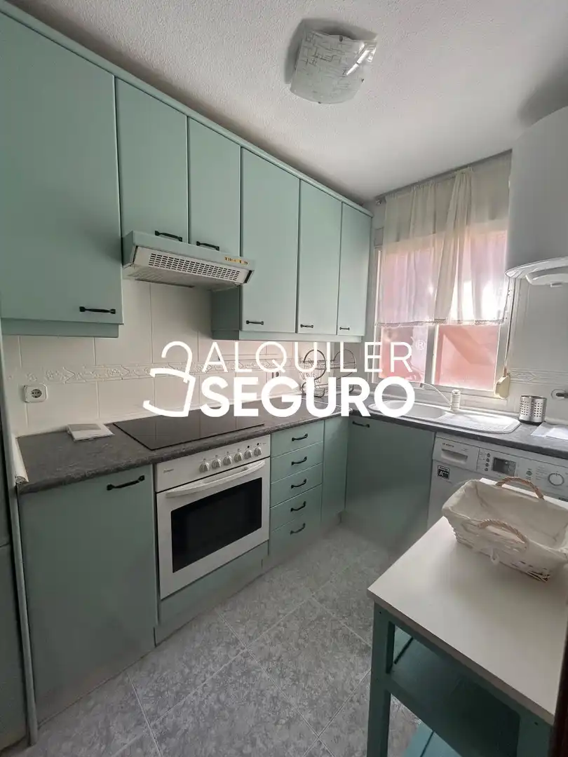 Cocina de Piso de alquiler en Alcalá de Henares con Aire acondicionado, Calefacción y Terraza
