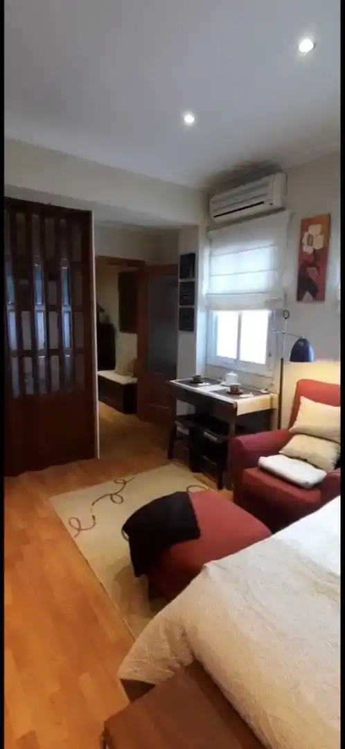 Sala d'estar de Estudi en venda en  Sevilla Capital amb Aire condicionat