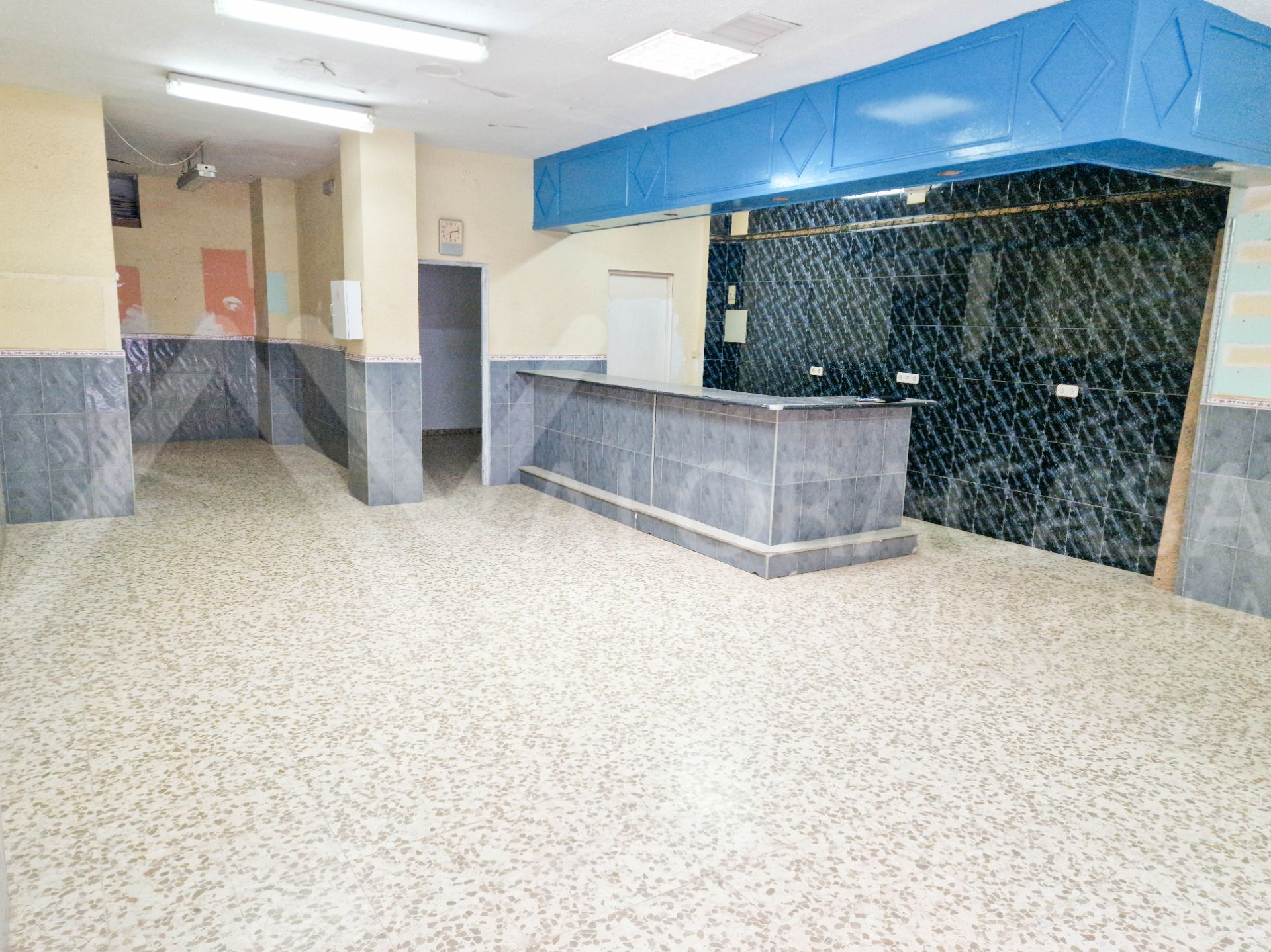 Local de lloguer a Calle Río Alcarrache, 38, La Princesa