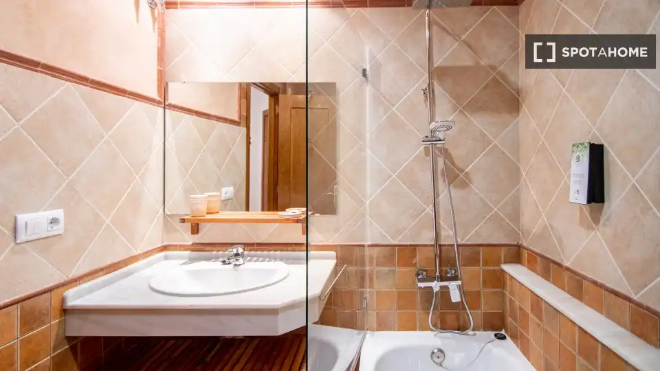 Room in El Pópulo - Santa María