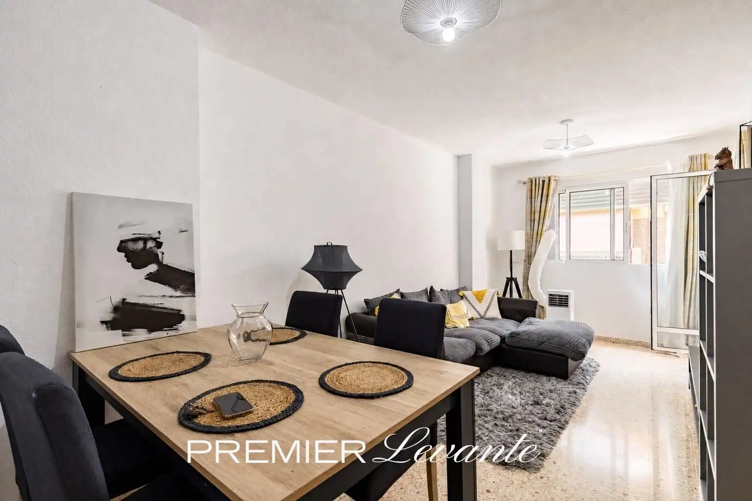 Außenansicht von Wohnung zur Miete in Alicante / Alacant mit Balkon