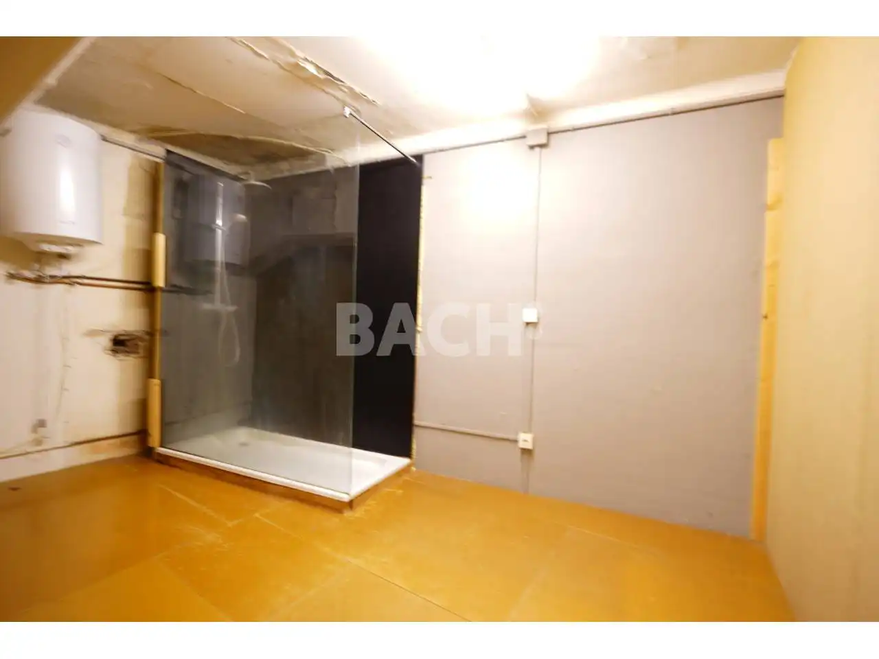 Commercial properties for rent in Vic
