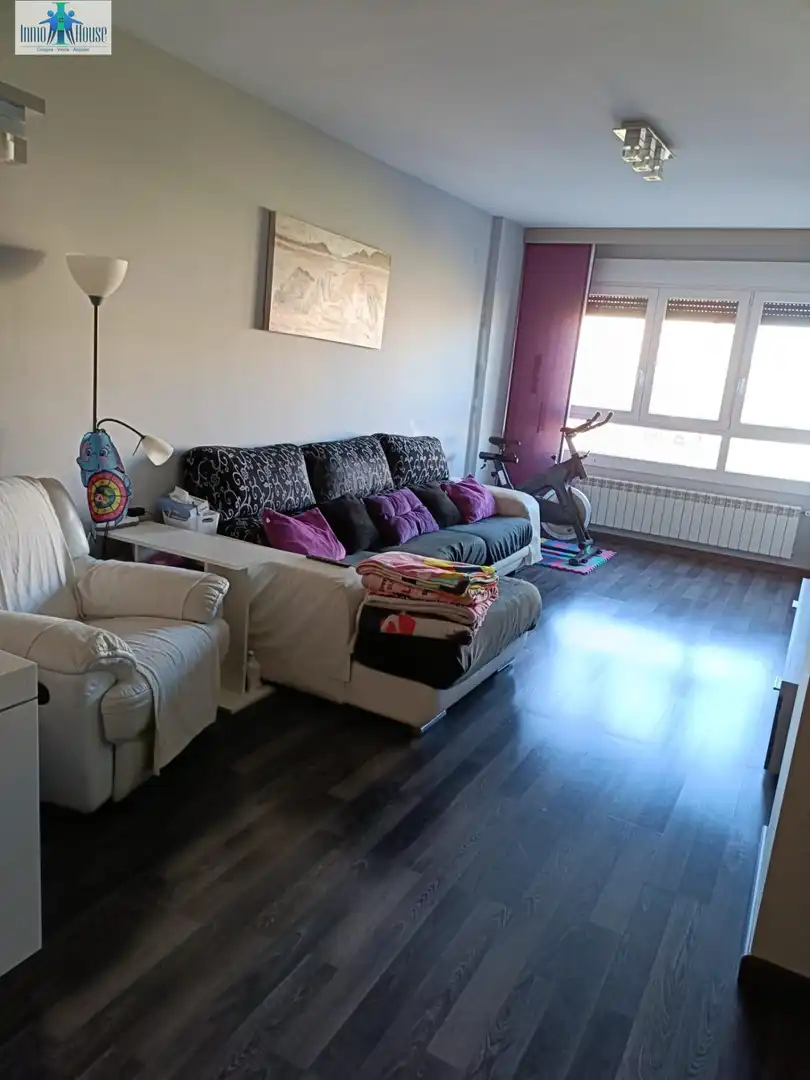 Living room of Flat for sale in Albacete  with Air Conditioner, Heating and Storage room