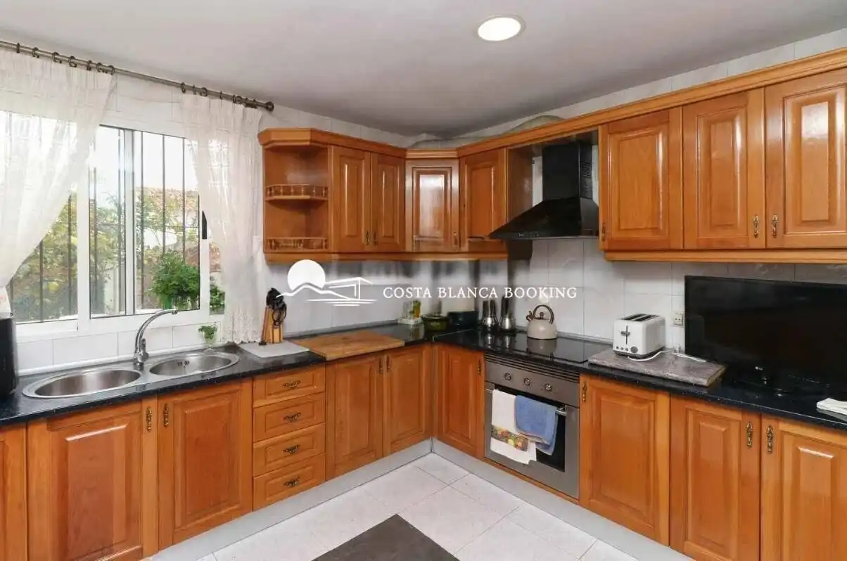 Cocina de Casa o chalet en venta en L'Alfàs del Pi con Aire acondicionado, Jardín privado y Terraza