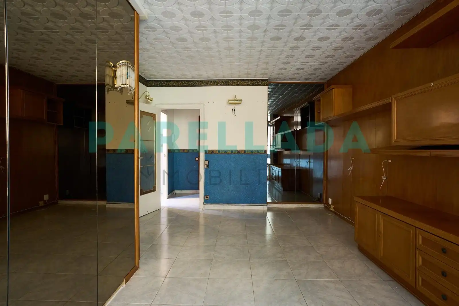 Flat for sale in Badalona  with Air Conditioner and Balcony