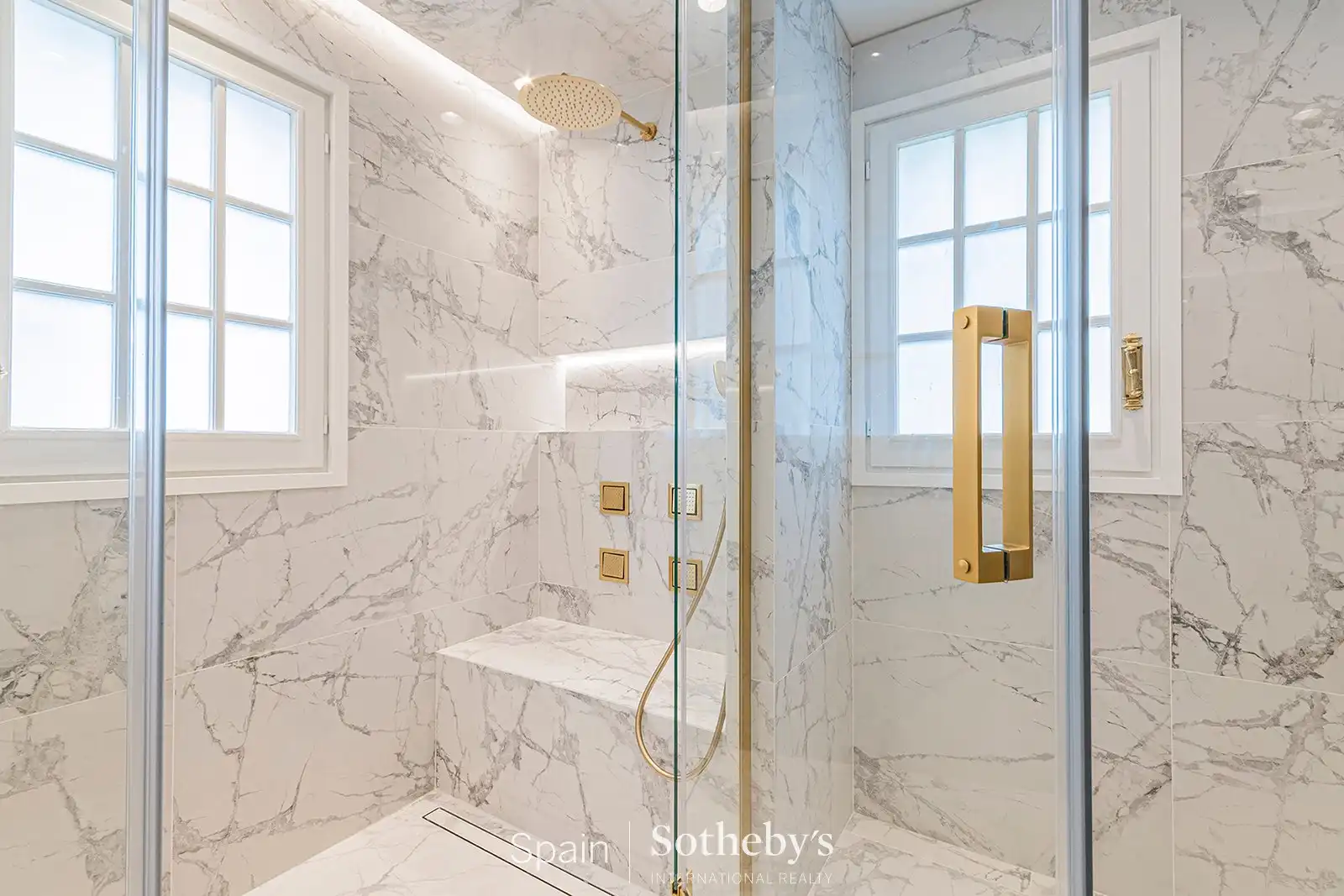 Baño de Apartamento en venta en Barcelona con Aire acondicionado, Calefacción y Terraza