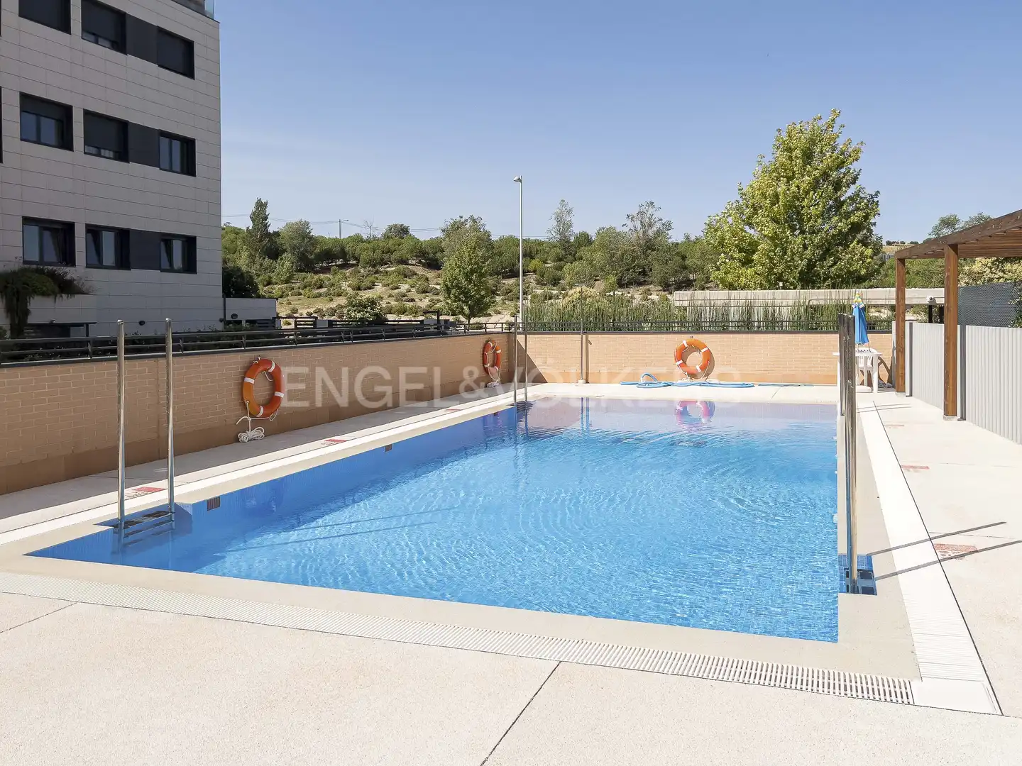 Swimming pool of Flat for rent in La Moraleja  with Air Conditioner, Heating and Private garden