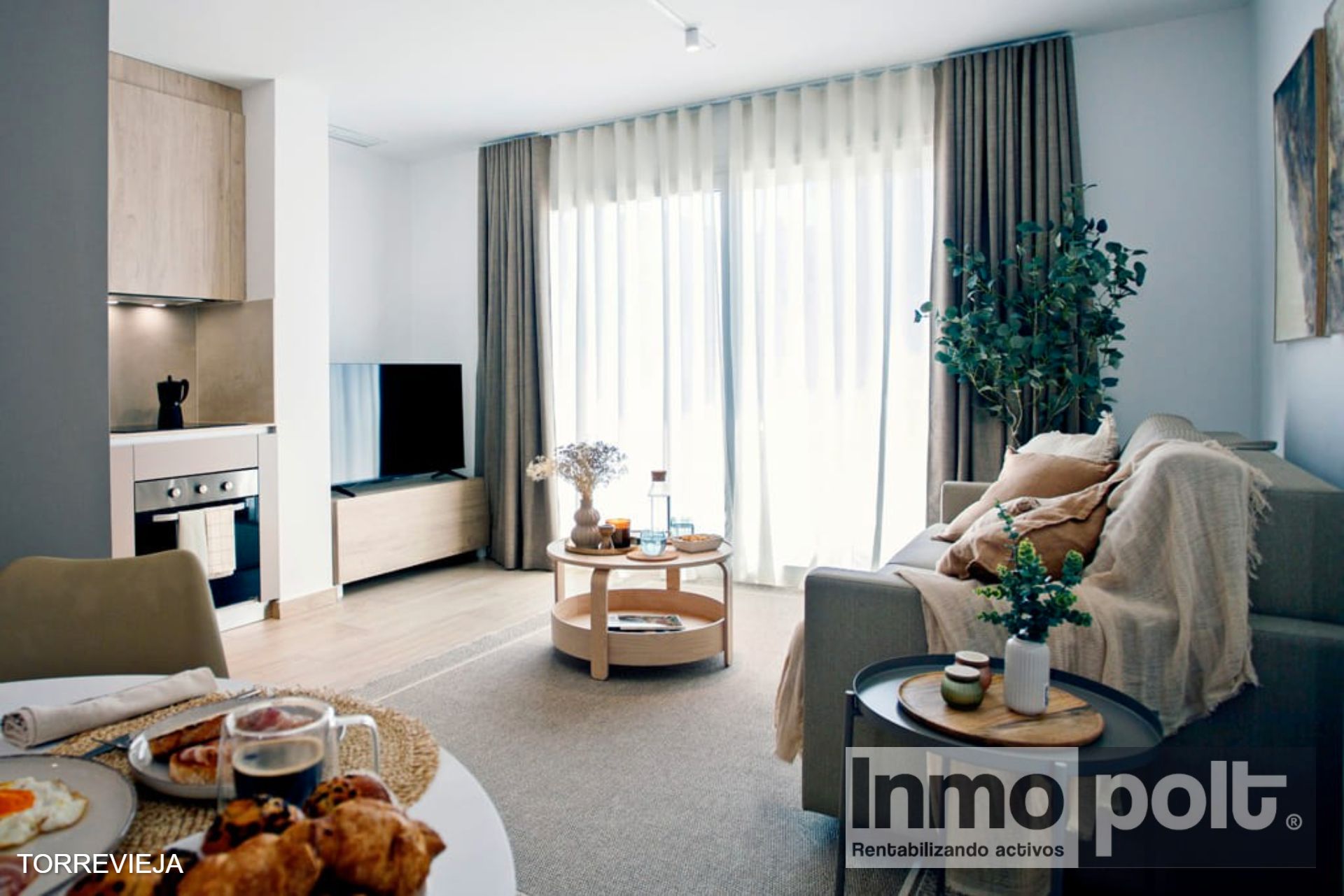 Sala d'estar de Pis de lloguer en Torrevieja amb Aire condicionat, Calefacció i Moblat