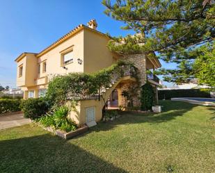 Jardí de Casa o xalet en venda en Dénia amb Aire condicionat, Terrassa i Piscina