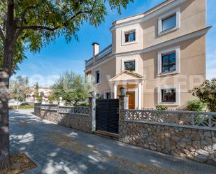 Vista exterior de Casa o xalet en venda en Malgrat de Mar amb Aire condicionat i Balcó