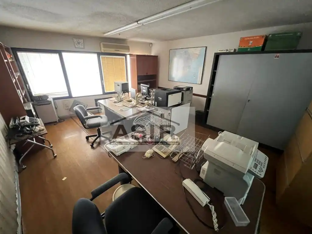 Nave industrial en venta en Corbera