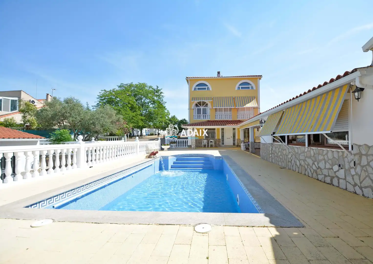 Piscina de Casa o xalet en venda en Malpartida de Cáceres amb Aire condicionat, Calefacció i Jacuzzi