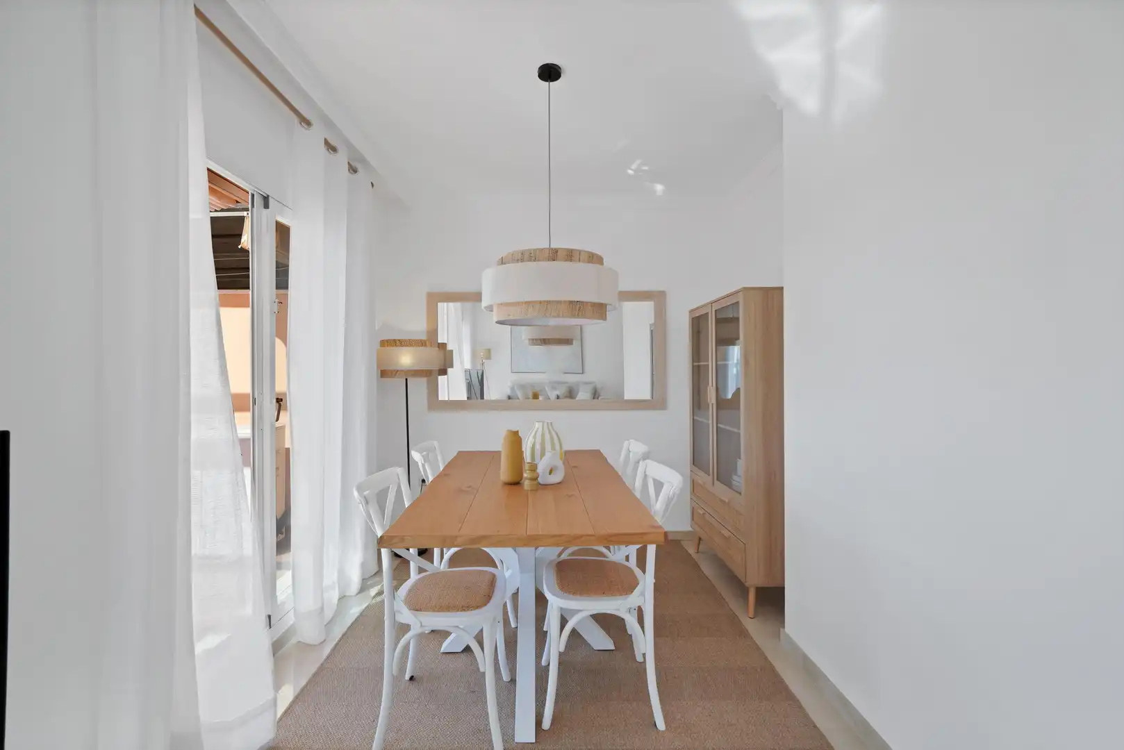 Menjador de Apartament de lloguer en Marbella amb Jardí privat, Terrassa i Moblat