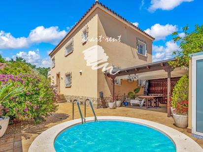 Vista exterior de Casa o xalet en venda en Empuriabrava amb Aire condicionat, Calefacció i Terrassa