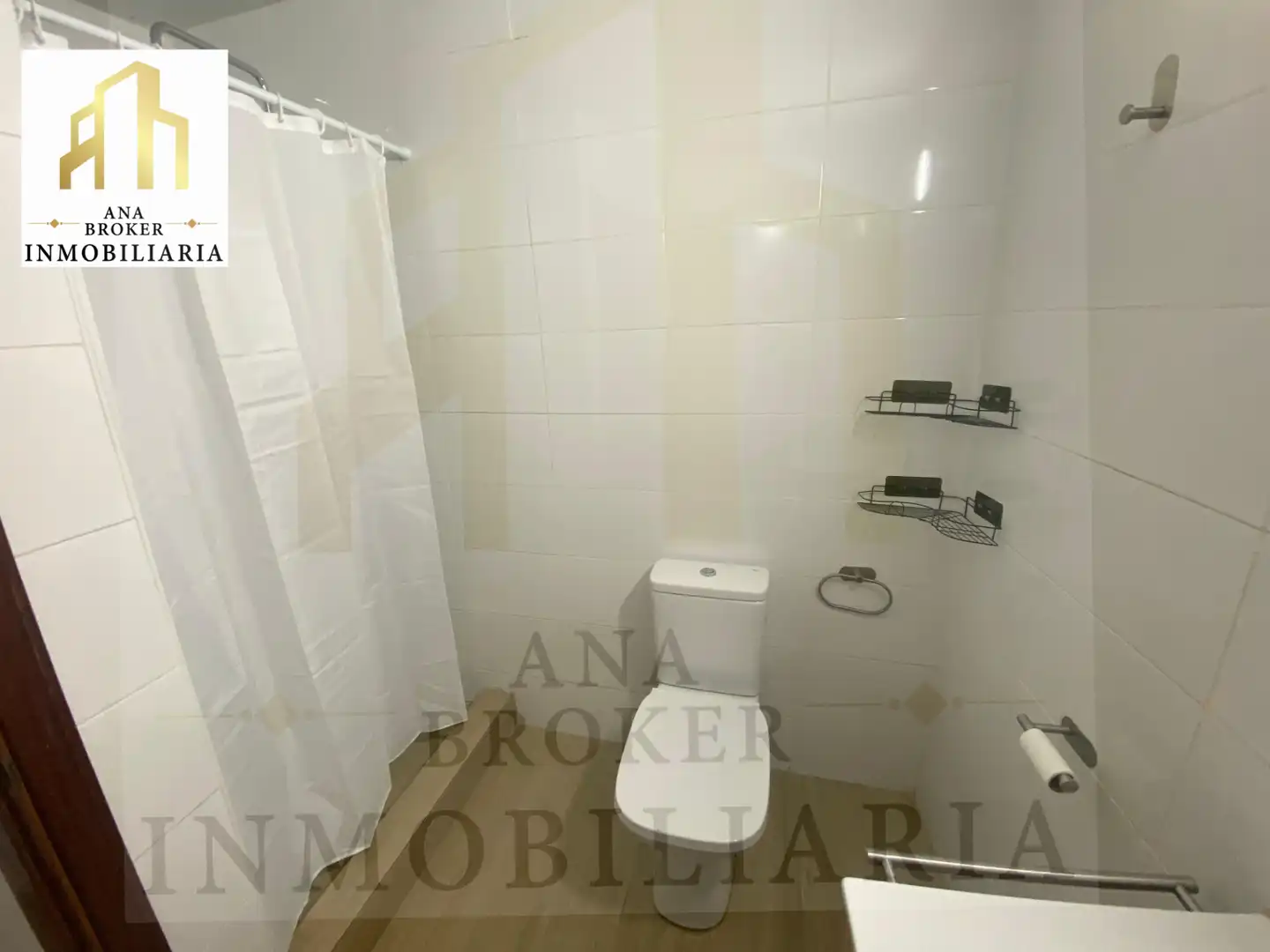 Bathroom of Flat for sale in Ronda  with Furnished