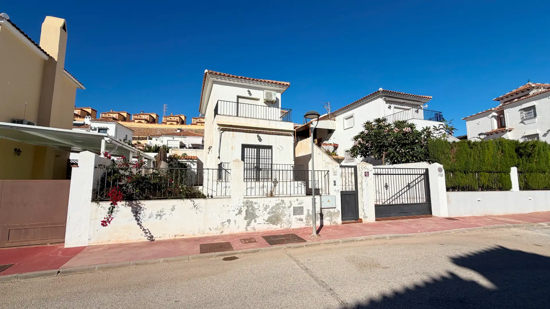 Vista exterior de Casa o chalet en venta en Urbanización Santa Rosa