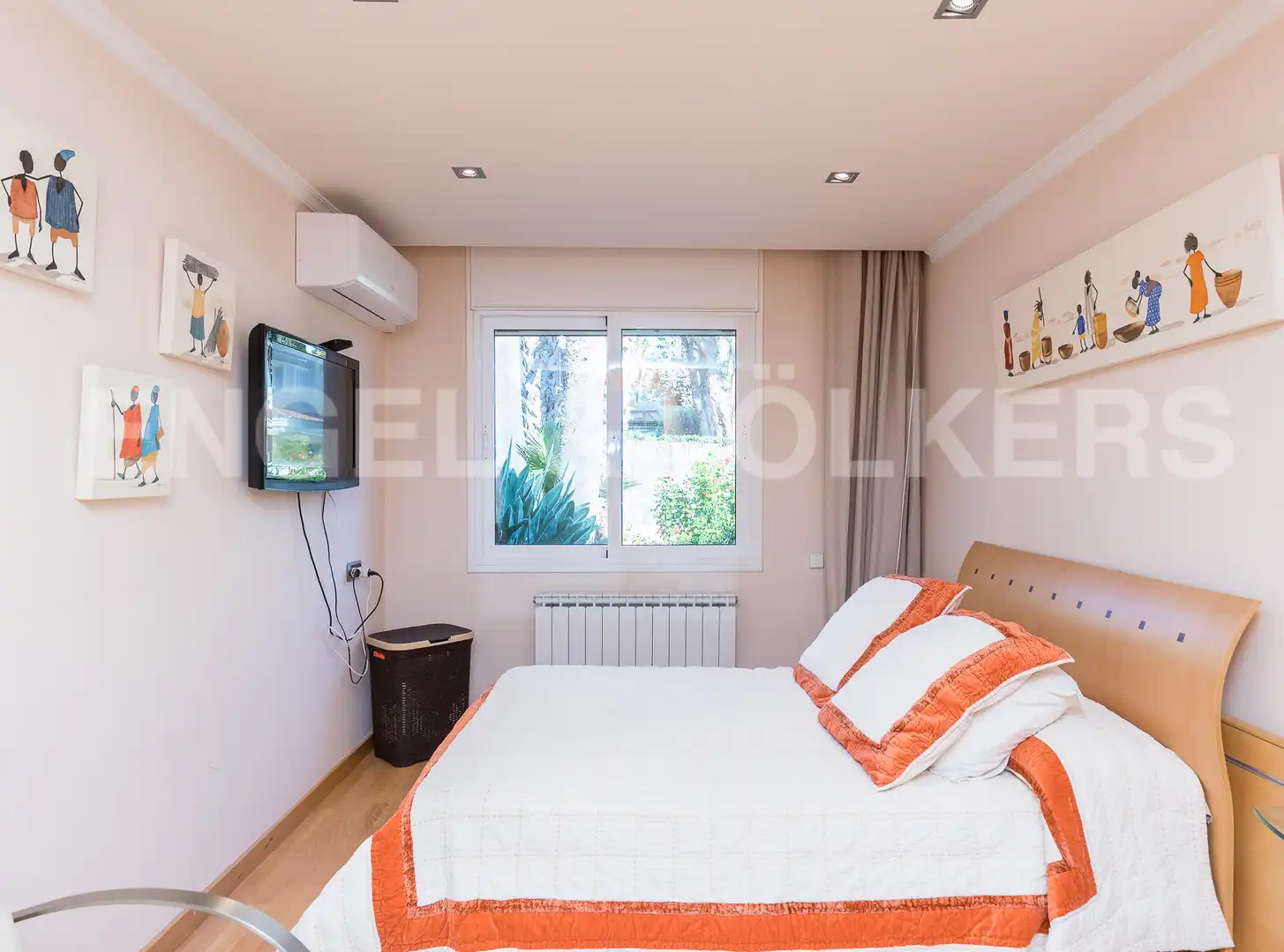 Habitación de Casa o chalet en venta en Alella con Aire acondicionado, Calefacción y Jardín privado