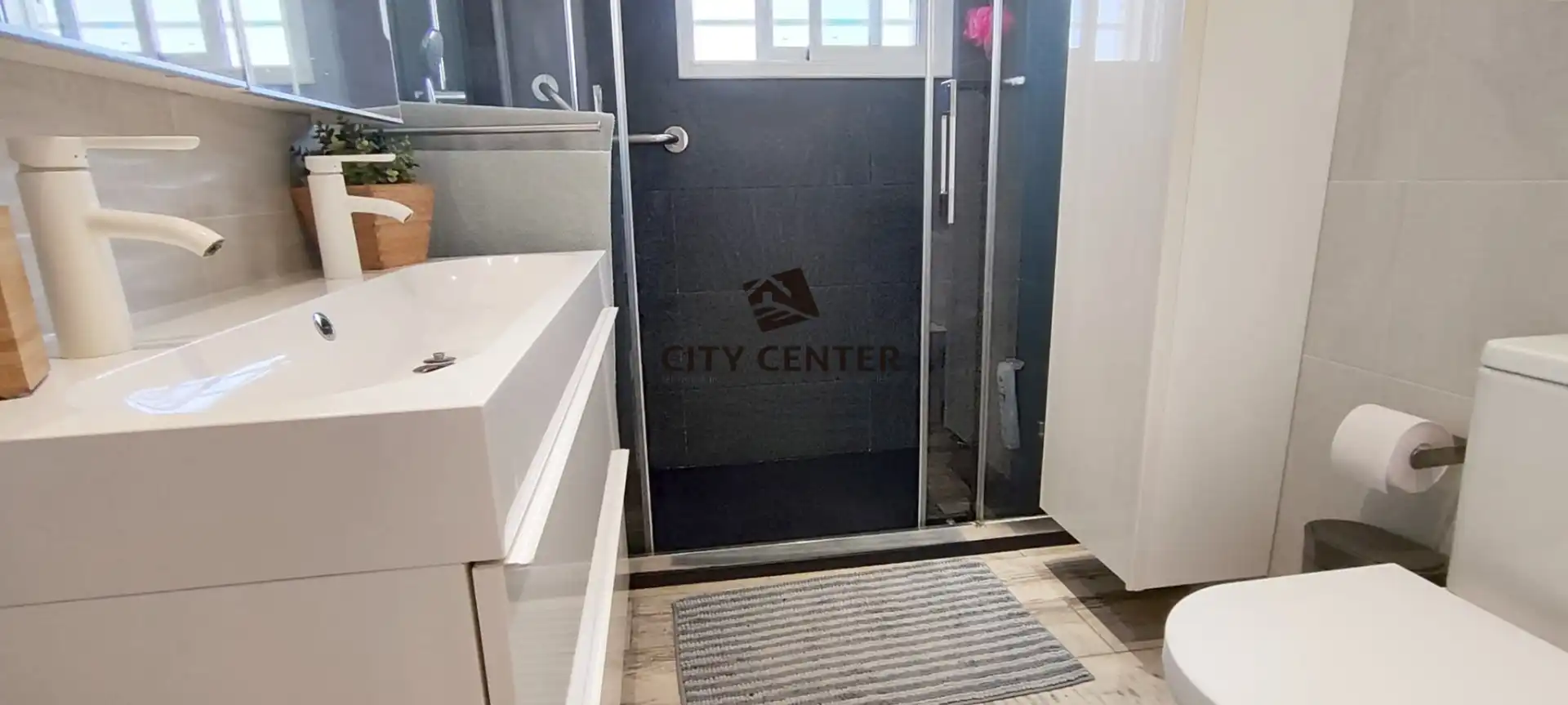 Bathroom of Houses for sale in Arico  with Private garden, Terrace and Furnished