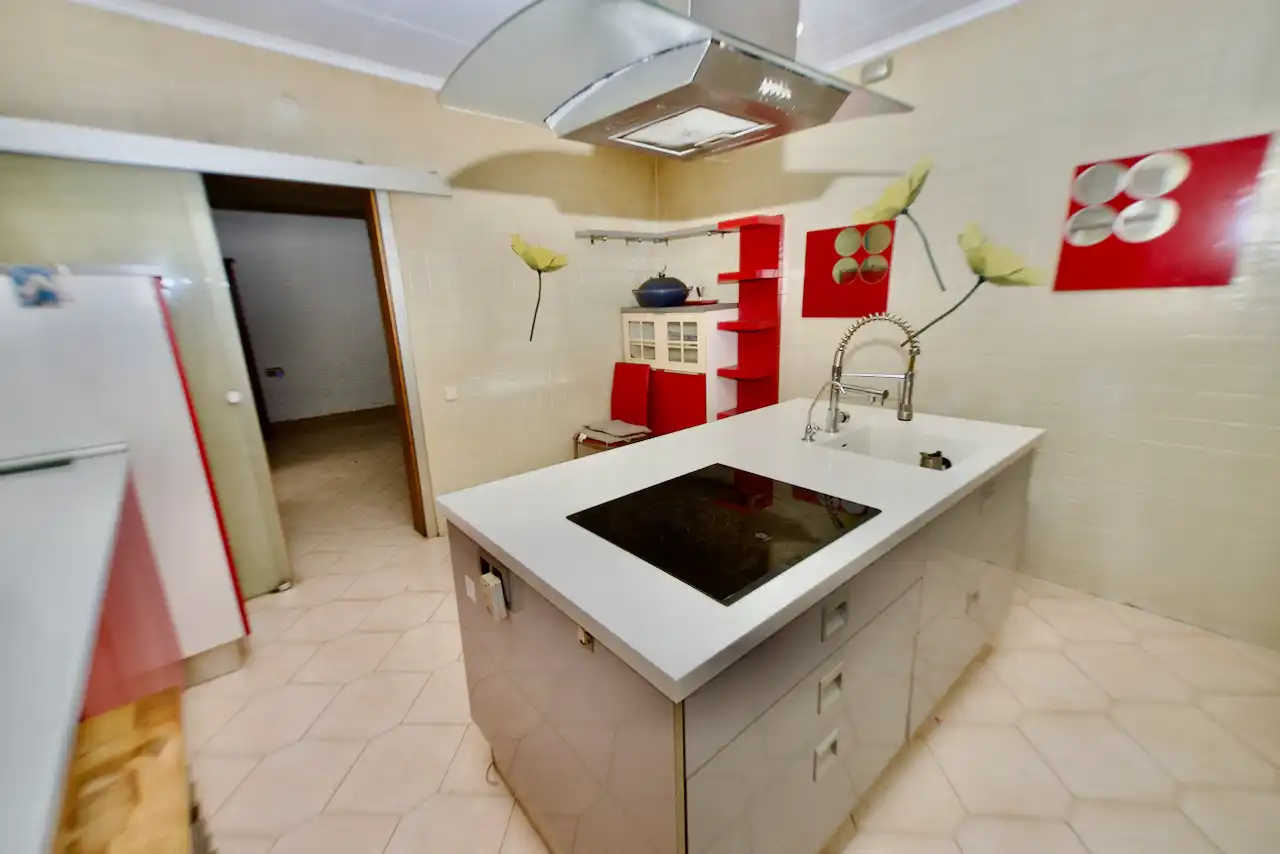 Cuina de Casa o xalet en venda en Terrassa amb Aire condicionat, Calefacció i Jardí privat