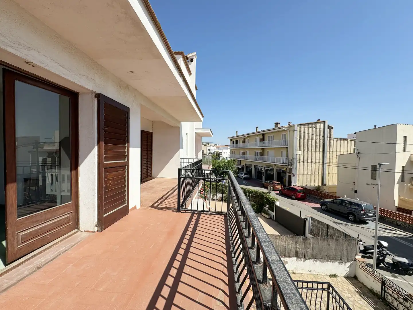 Vista exterior de Casa adosada en venta en L'Escala con Jardín privado, Terraza y Amueblado
