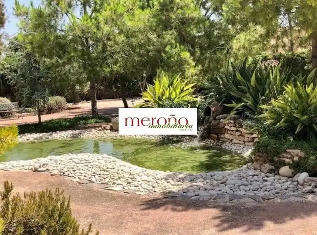 Casa o chalet de alquiler en Elche / Elx con Jardín privado, Amueblado y Piscina comunitaria