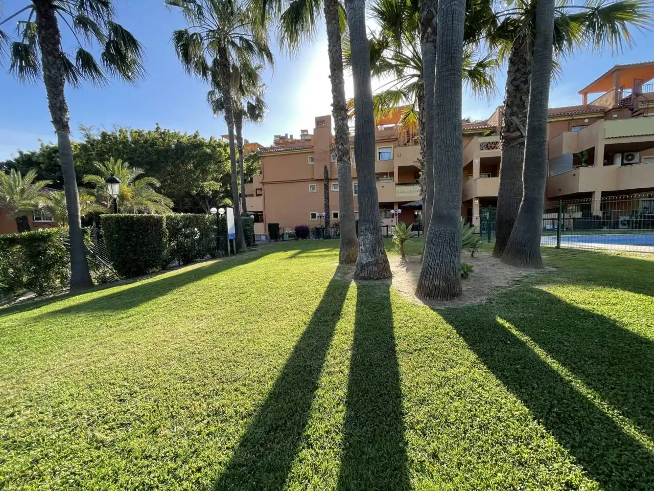 Vista exterior de Piso en venta en Marbella con Aire acondicionado, Calefacción y Terraza