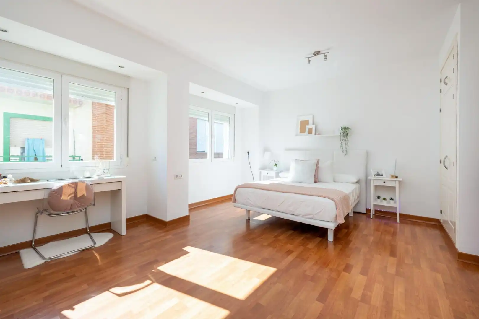 Bedroom of Detached homes for sale in Loja  with Air Conditioner, Heating and Parquet flooring