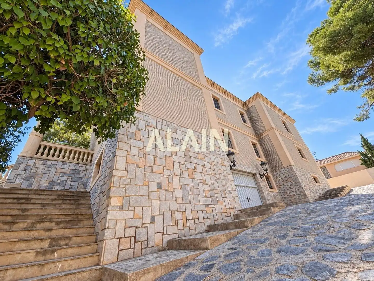 House with garden for sale in Garbinet - Vistahermosa, imagen 4