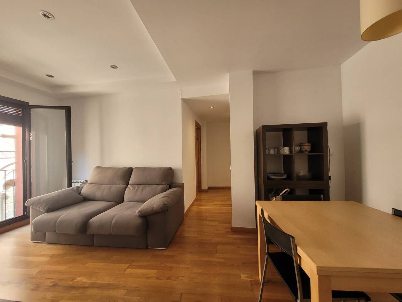 Sala de estar de Piso en venta en Vic con Calefacción, Amueblado y Balcón