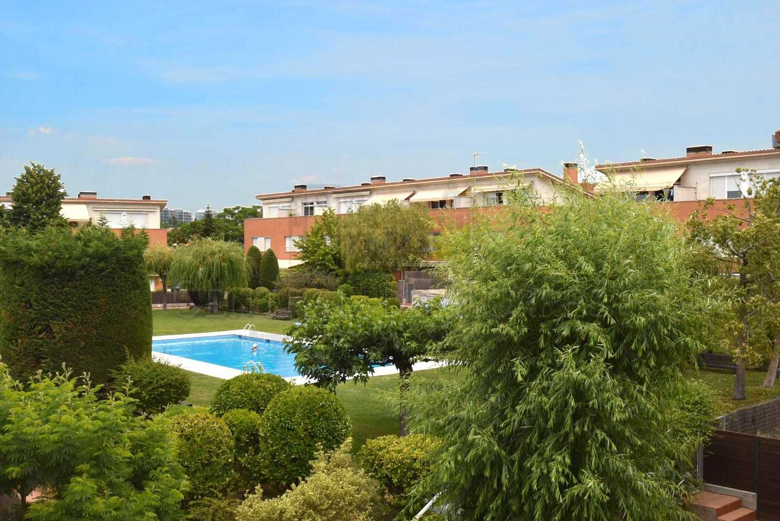 Jardí de Casa adosada de lloguer en Sant Cugat del Vallès amb Aire condicionat, Calefacció i Jardí privat