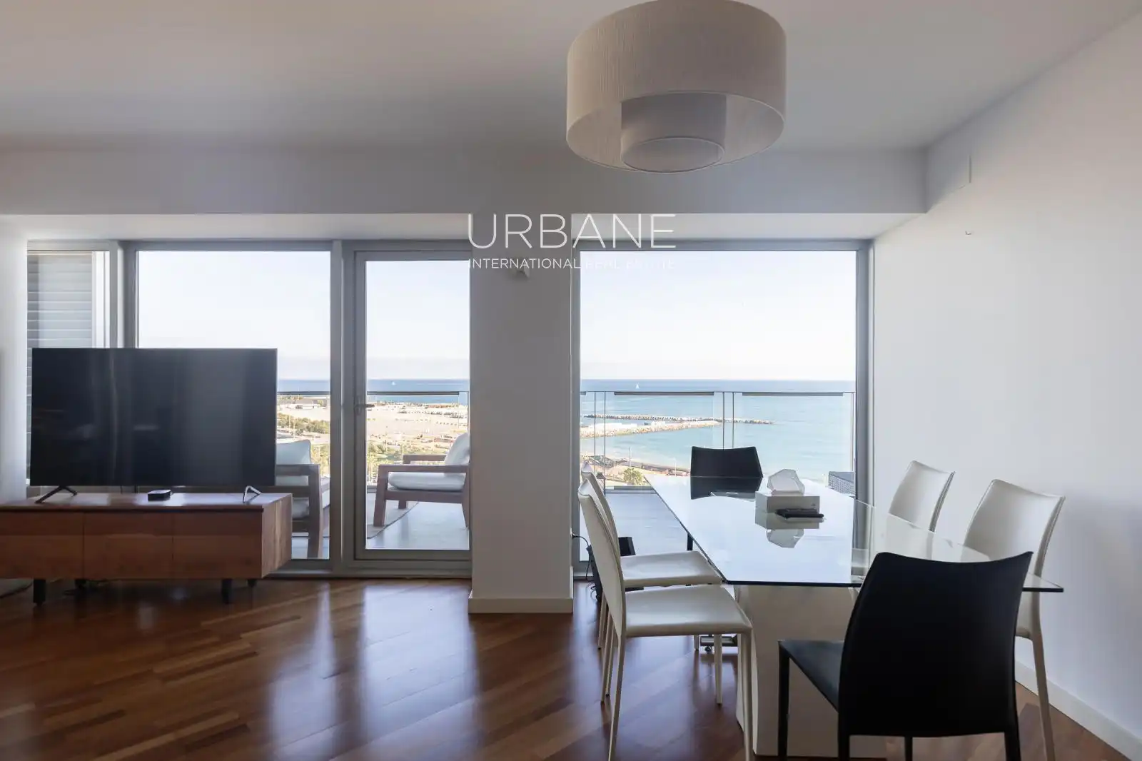 Vista exterior de Ático de alquiler en Barcelona con Aire acondicionado, Calefacción y Amueblado