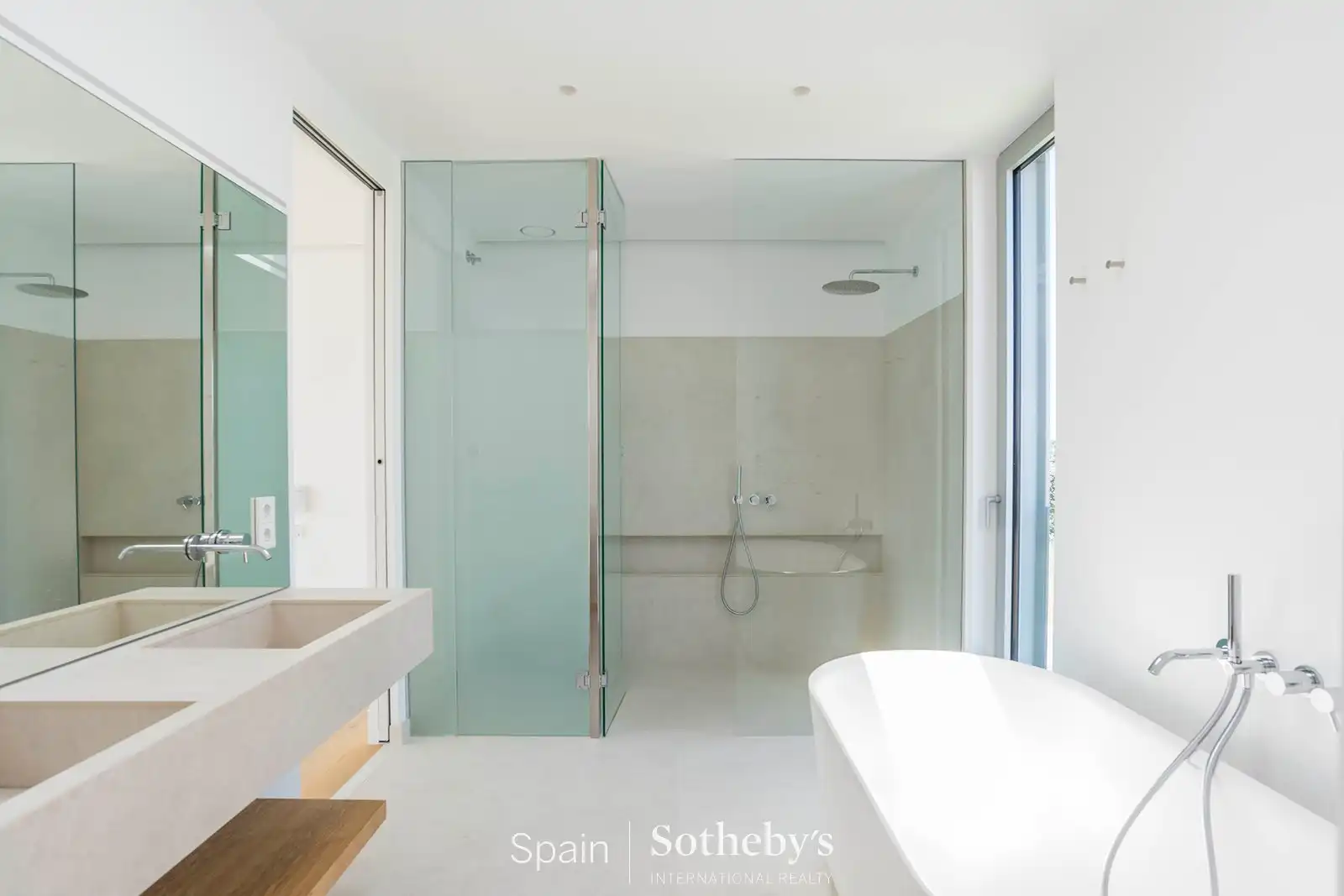 Bathroom of Houses for rent in Madrid  with Air Conditioner, Heating and Private garden