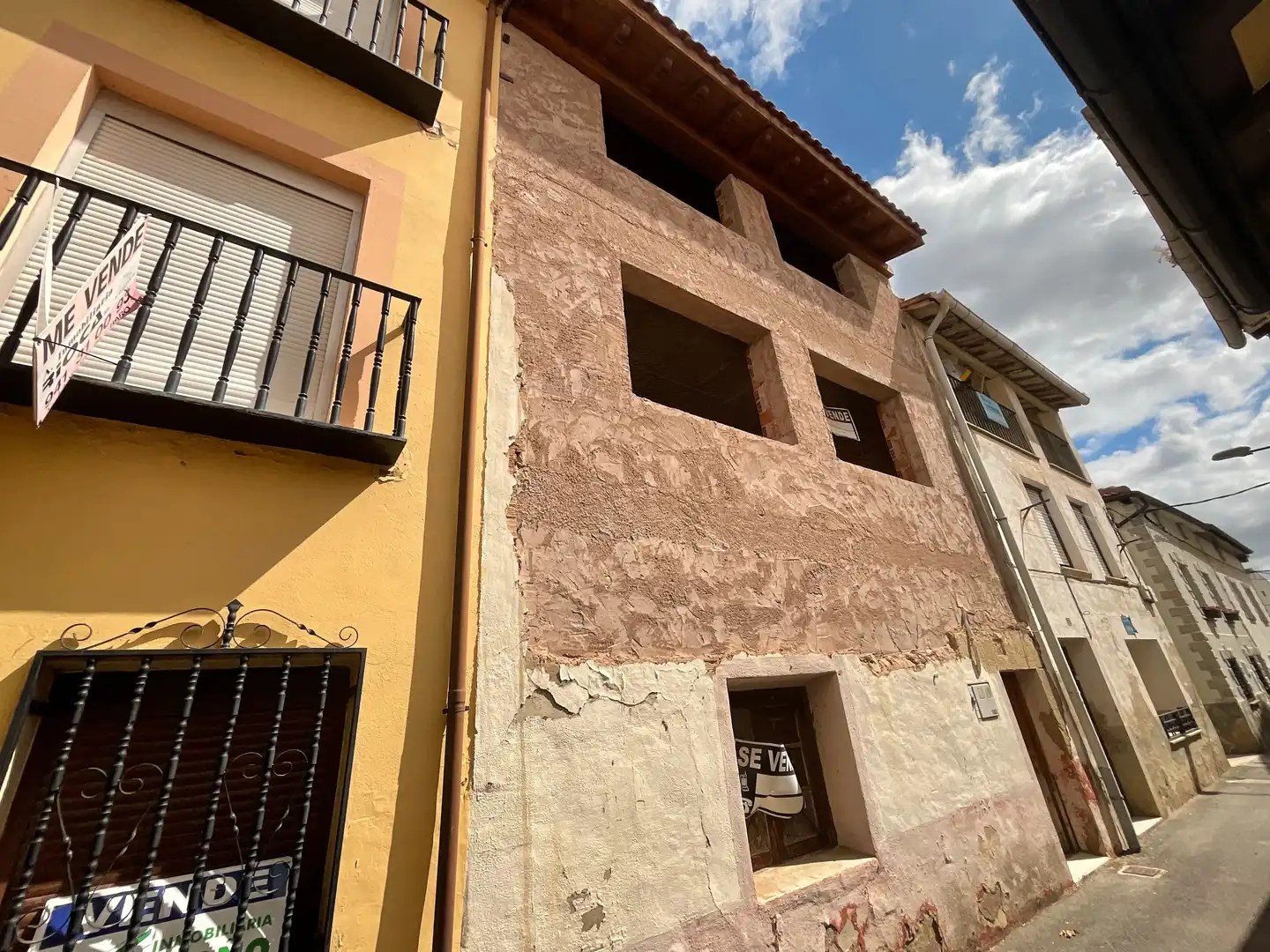 Vista exterior de Casa adosada en venta en Castañares de Rioja