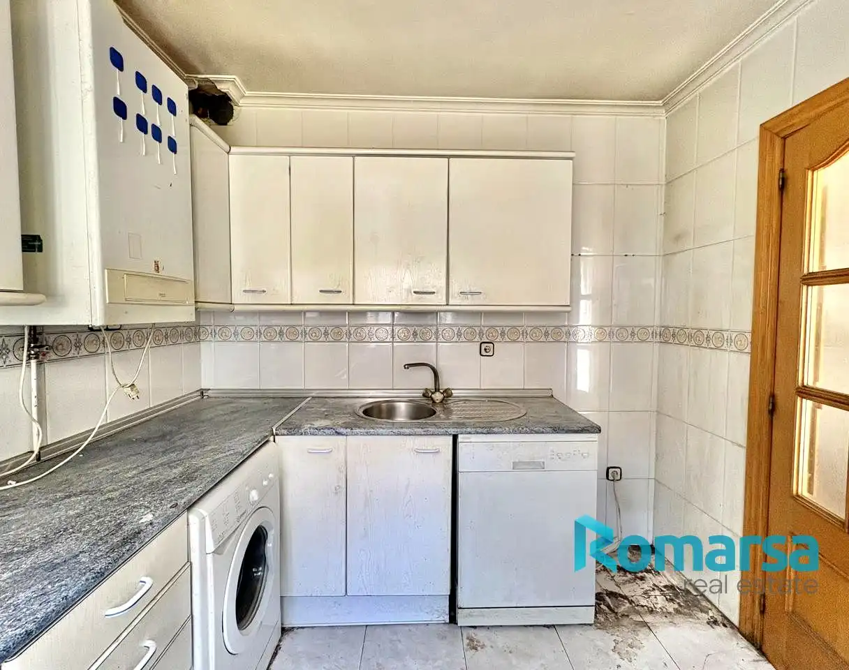 Kitchen of Detached homes for sale in Ávila  with Heating, Private garden and Parquet flooring