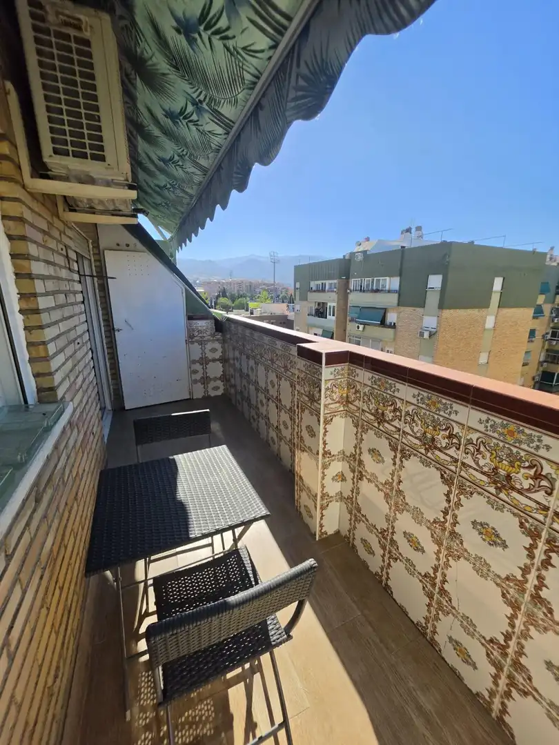Vista exterior de Piso de alquiler en Granada con Aire acondicionado, Calefacción y Jardín privado