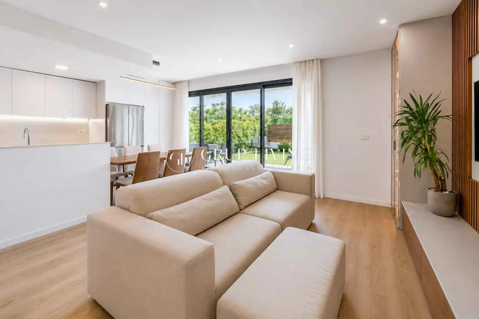 Sala de estar de Piso de alquiler en Sitges con Calefacción, Jardín privado y Terraza