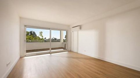Apartamento Totalmente Reformado con Vistas Tranquilas al Bosque en Atalaya, imatge 2