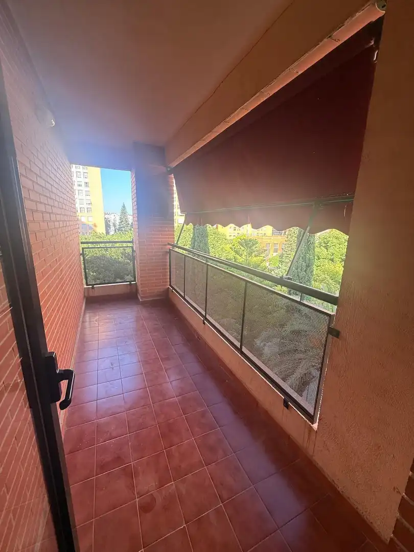 Vista exterior de Piso de alquiler en Valencia con Aire acondicionado, Calefacción y Amueblado